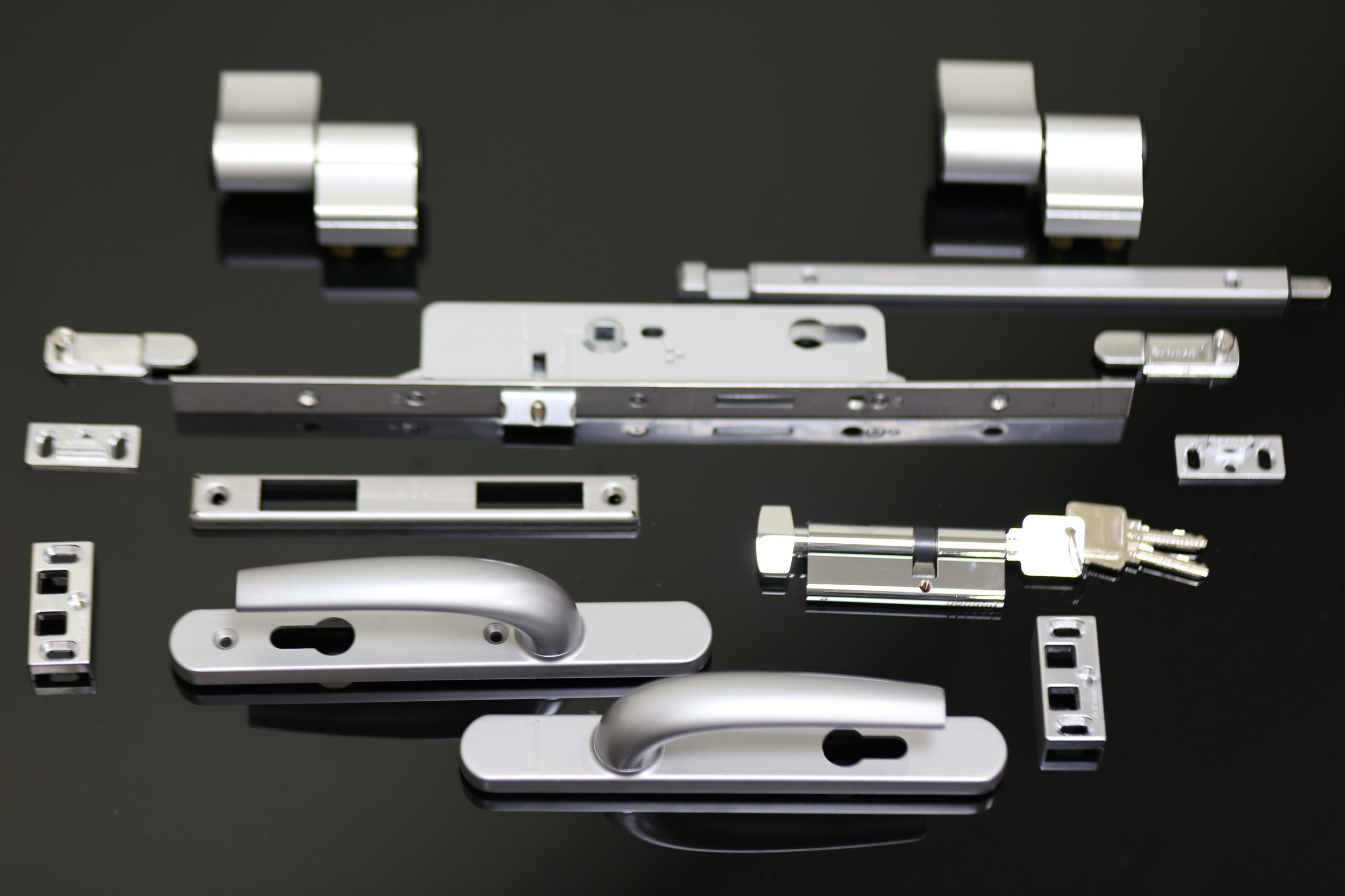   Hỉnh ảnh các phụ kiện cửa nhôm kính